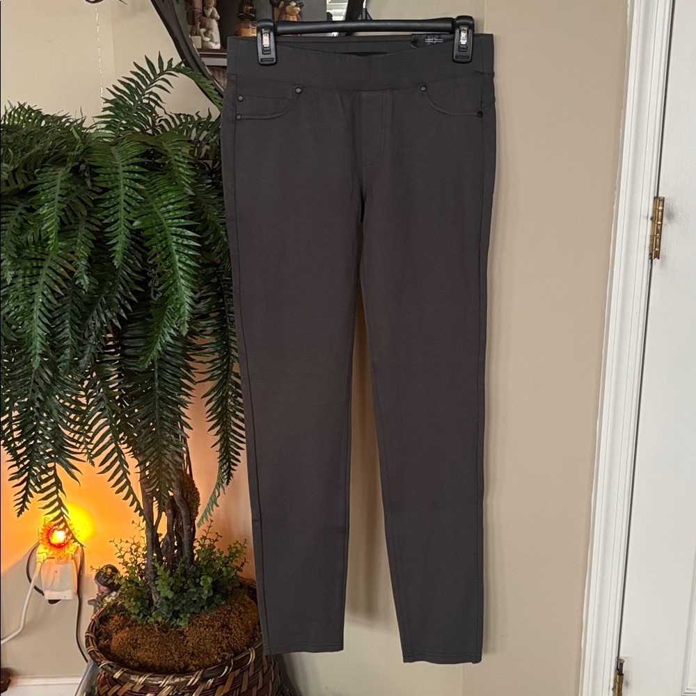 Brand New LIVERPOOL Pull On Dark Gray Skinny Pants Rayon Nylon Stretch Knit